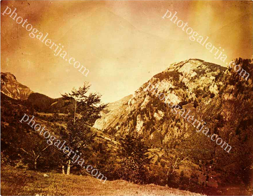 Jedan Od Vhova Zelengore Od Strane Foce